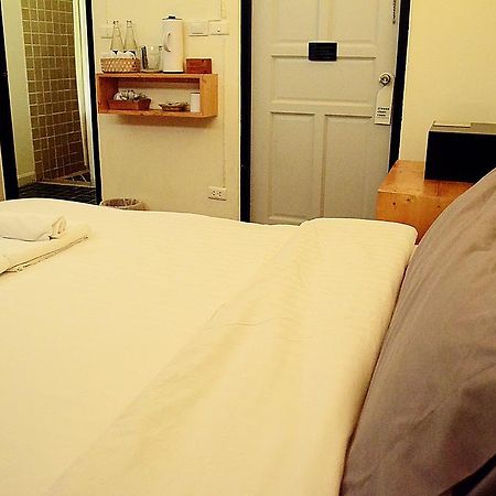 Early Bird Bed & Breakfast (Adults Only) Чиангмай Екстериор снимка