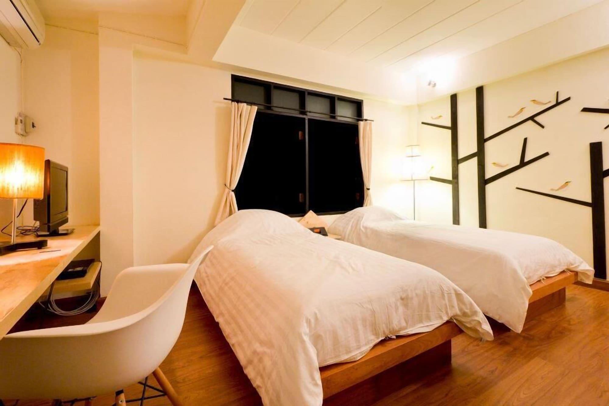 Early Bird Bed & Breakfast (Adults Only) Чиангмай Екстериор снимка