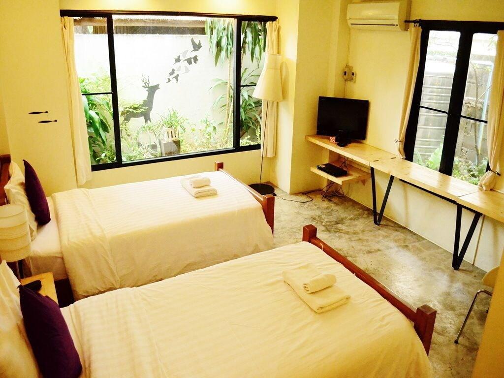 Early Bird Bed & Breakfast (Adults Only) Чиангмай Екстериор снимка