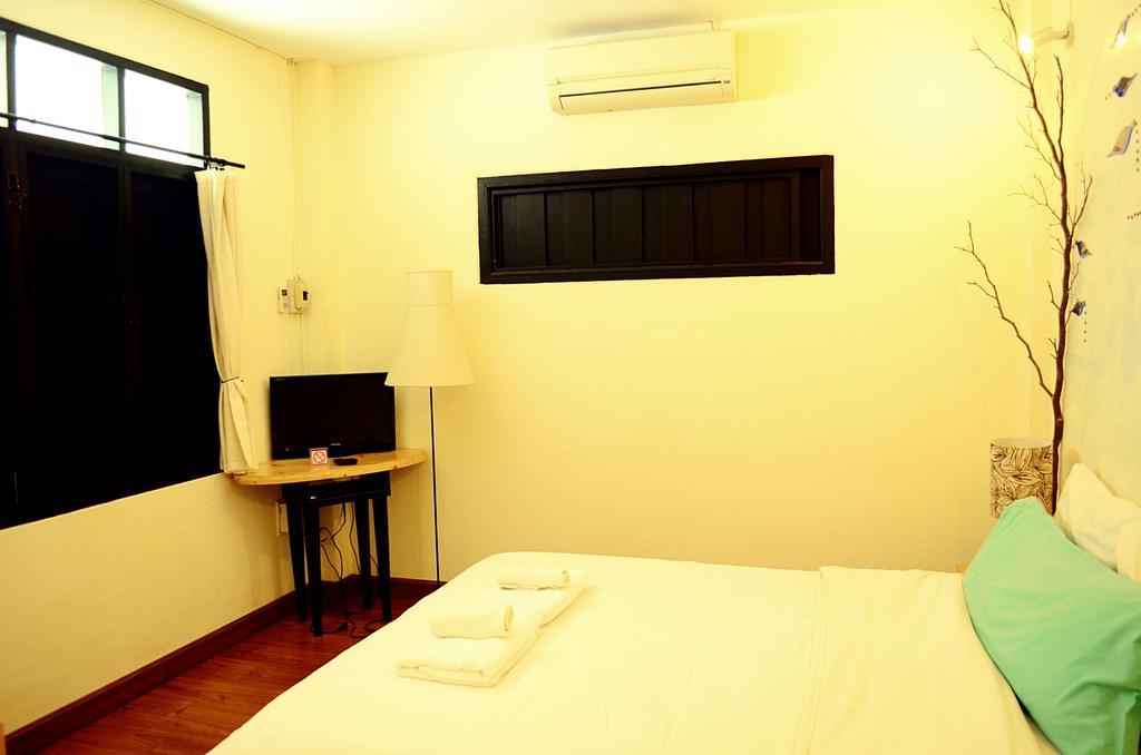 Early Bird Bed & Breakfast (Adults Only) Чиангмай Екстериор снимка