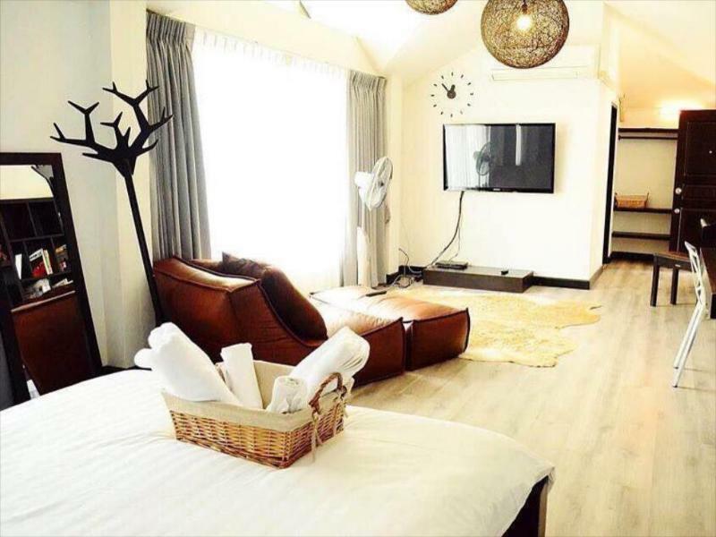 Early Bird Bed & Breakfast (Adults Only) Чиангмай Екстериор снимка
